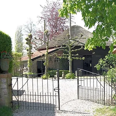 Bed & Breakfast De Leeghpoel
