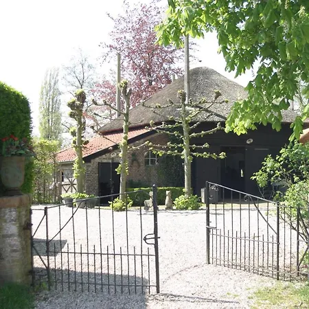 Bed & Breakfast De Leeghpoel 3*